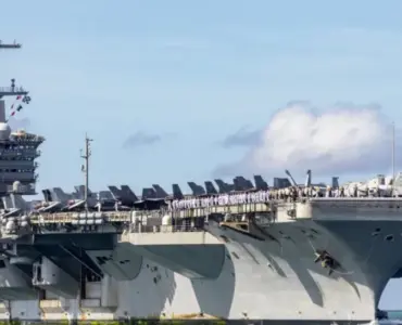 مقر "خاتم الأنبياء": إصابة حاملة الطائرات "لينكولن".. وفرارها مع المدمرات المرافقة