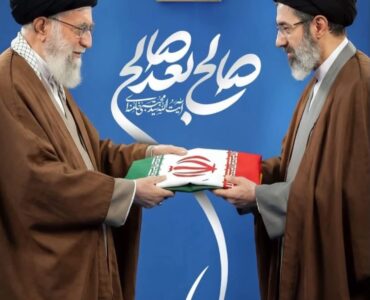 اية الله مجتبى الخامنئي قائدًا