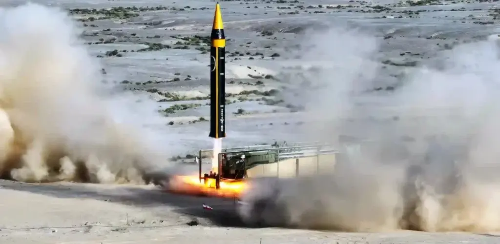 حرس الثورة الإيراني ينفذ الموجة الـ31 من “وعد صادق 4” ويهديها للسيد مجتبى خامنئي..