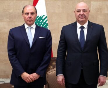 عون يبحث مع حاكم مصرف لبنان الإجراءات النقدية الاحترازية