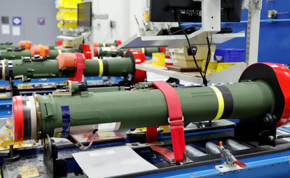 “وول ستريت جورنال”: إدارة ترامب تتواصل مع شركات سيارات للمشاركة في إنتاج الأسلحة