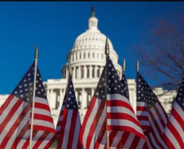 زعيم الديمقراطيين في مجلس الشيوخ: حرب ترامب "متهورة".. وترفع التضخم في أميركا