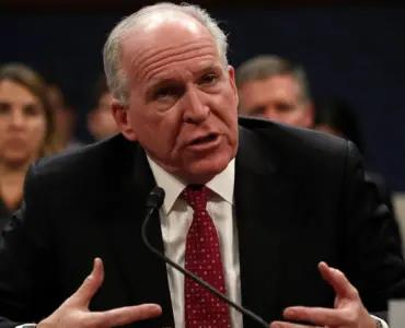 المدير السابق لـ"السي أي إيه" يطالب بعزل ترامب: لـ"عدم أهليته للمنصب واختلاله عقلياً"..