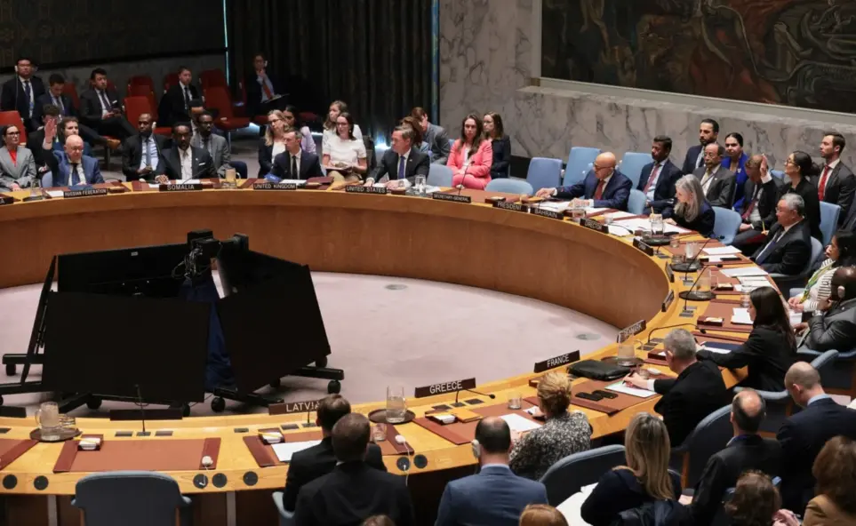 روسيا والصين تستخدمان "الفيتو" ضد مشروع قرار بحريني بشأن مضيق هرمز