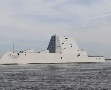 أميركا: إصابة 3 بحارة نتيجة اندلاع حريق في المدمرة "يو أس أس زموالت" بولاية ميسيسيبي