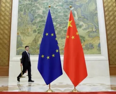 الصين تهدد بإجراءات مضادة في حال تبنى الاتحاد الأوروبي مخطط "صنع في أوروبا"