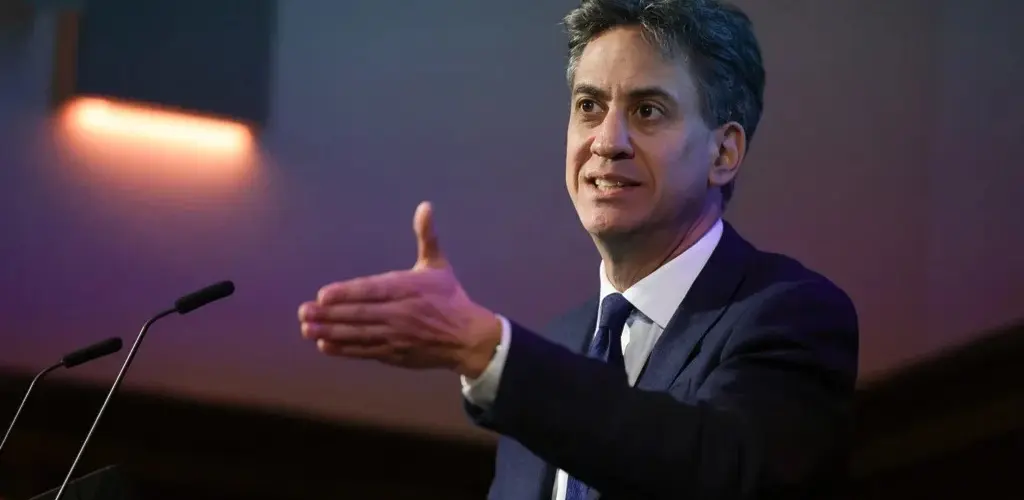 وزير الطاقة البريطاني: عصر أمن الوقود الأحفوري قد انتهى ويجب استبداله