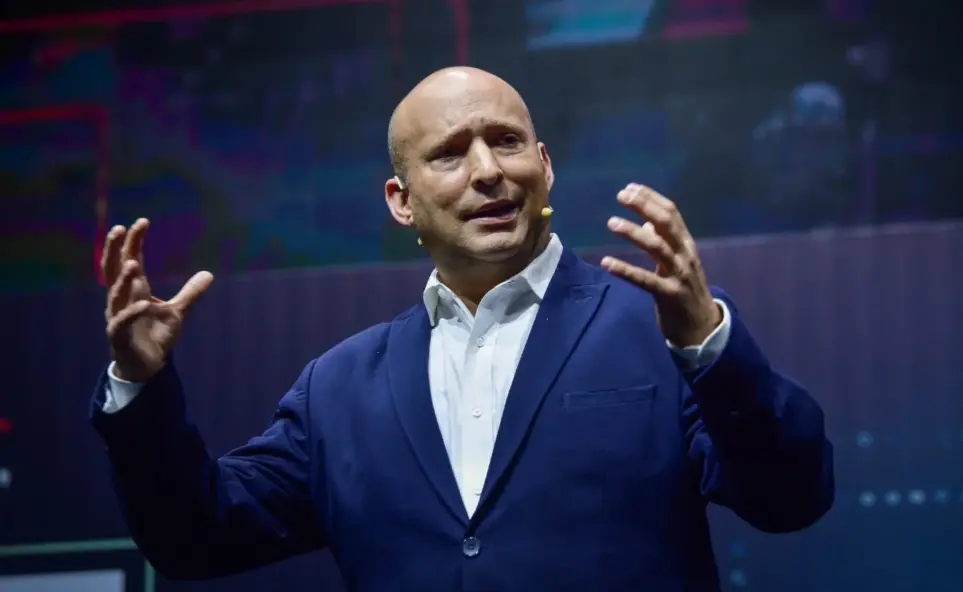 بينيت: الحكومة الإسرائيلية لم تنجح في تفكيك حماس وحزب الله.. وخيّبت آمال "شعبها"