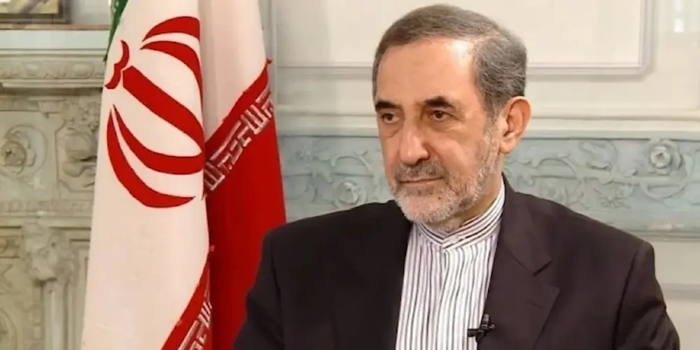 ولايتي لترامب: من يلعب بـ"شريان الحياة العالمي" يضع نفسه في مأزق