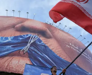 "خاتم الأنبياء": هاجمنا قطعاً بحرية أميركية شرق هرمز رداً على عدوان أميركي على ناقلة نفط ومناطق مدنية إيرانية