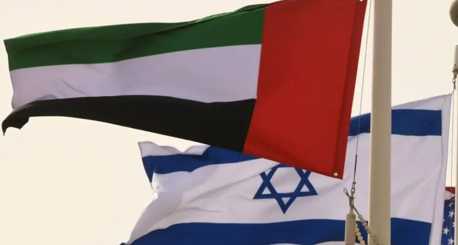 رئيس “الموساد” زار الإمارات مرتين.. ما علاقة ذلك باستهداف مصفاة لافان الإيرانية؟